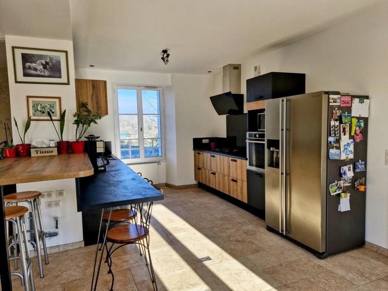 Maison - 310 m² - 15 pièces