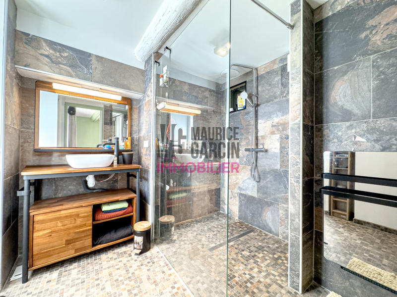 Maison - 182 m² - 7 pièces