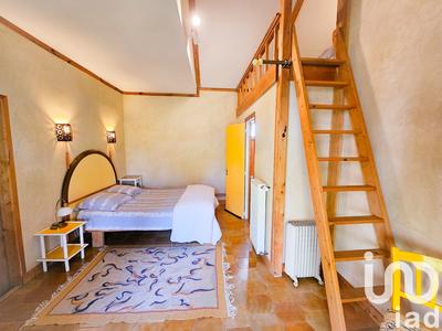 Maison - 230 m² - 8 pièces