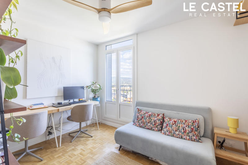 Appartement - 93 m² - 4 pièces