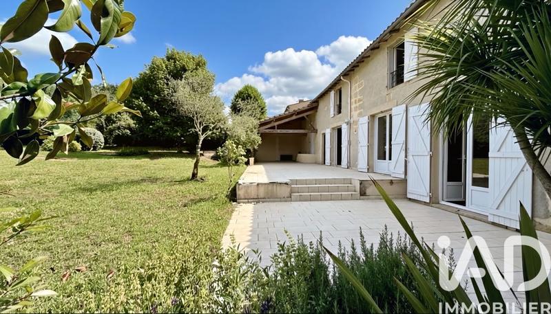 Maison - 323 m² - 12 pièces