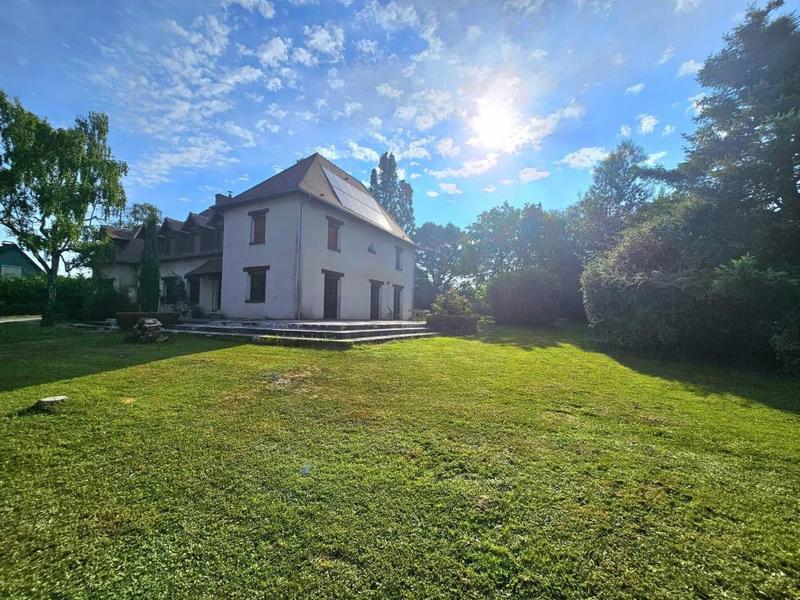 Maison - 362 m² - 12 pièces