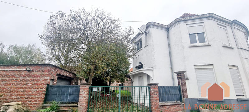 Maison - 310 m² - 9 pièces