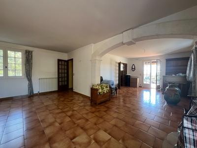 Maison - 260 m² - 6 pièces