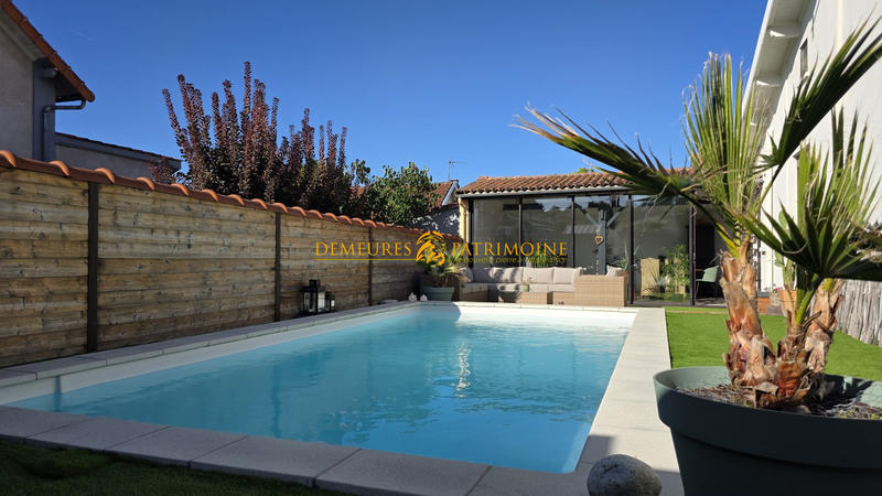 Maison - 247 m² - 6 pièces