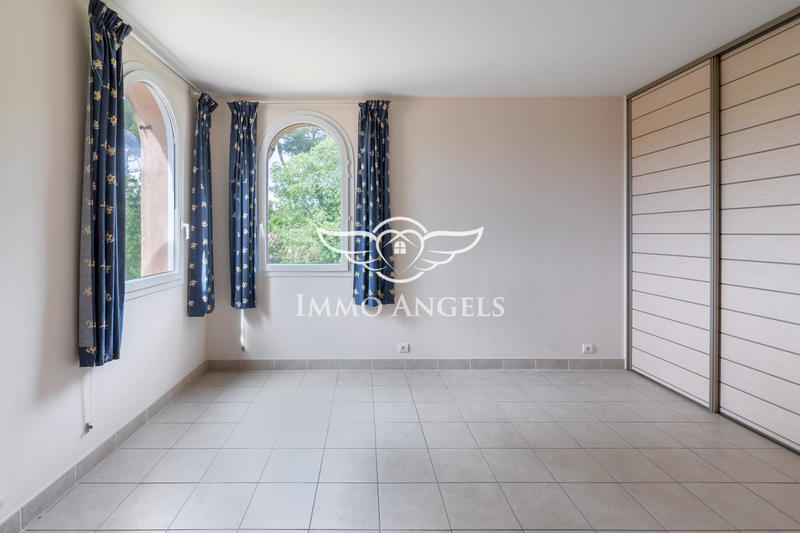 Maison contemporaine - 202 m² - 6 pièces