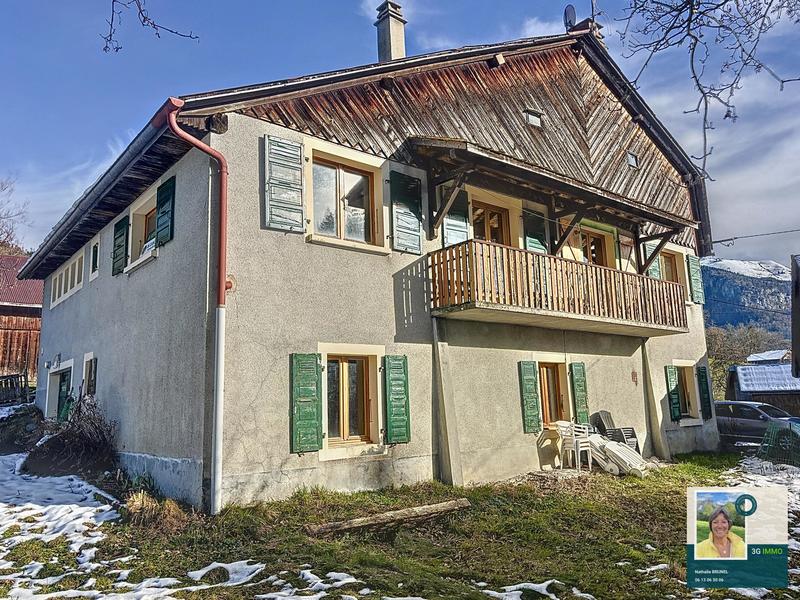 Maison en pierre - 204 m² - 11 pièces