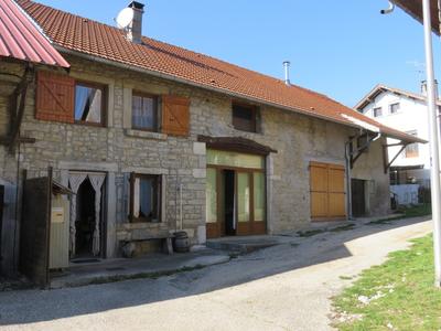 Maison - 96 m² - 6 pièces