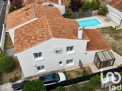 Maison - 225 m² - 8 pièces