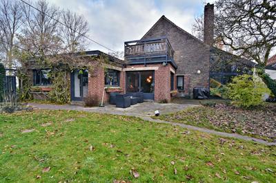 Maison - 240 m² - 7 pièces