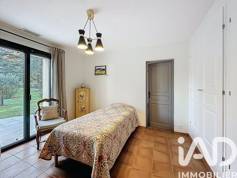 Maison - 187 m² - 7 pièces