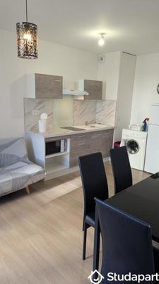 Chambre - 9 m² - 1 pièce