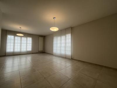 Maison - 165 m² - 8 pièces