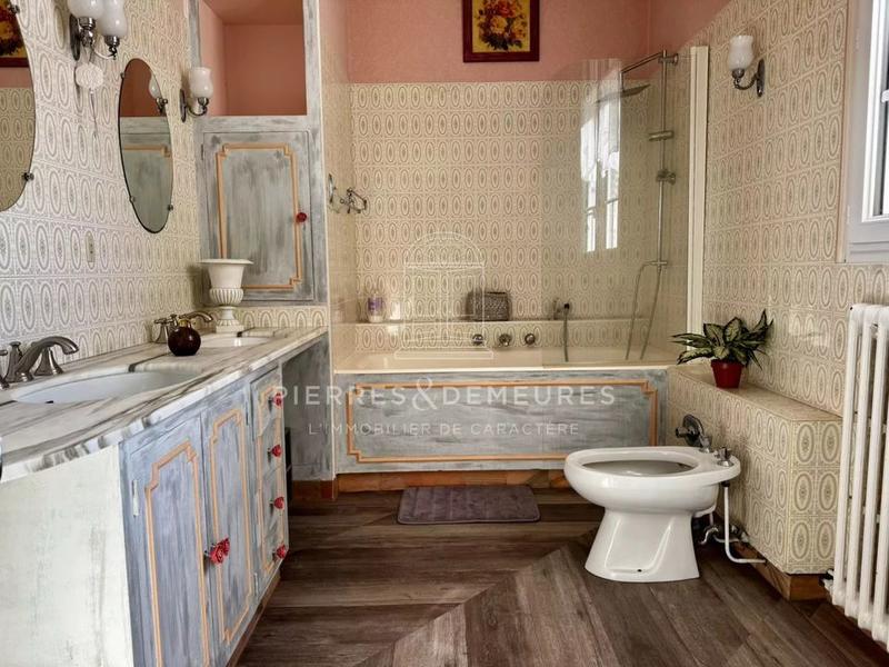 Maison de village - 231 m² - 7 pièces