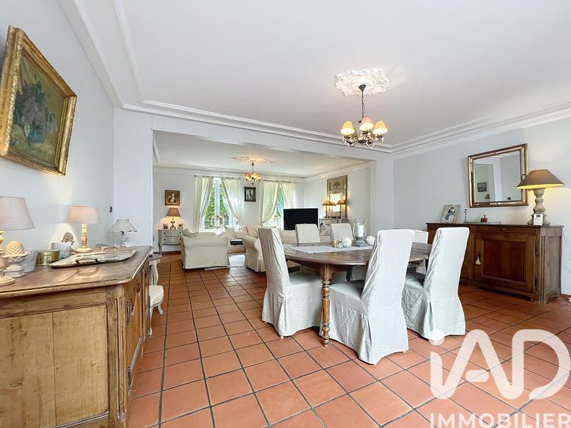 Maison - 290 m² - 8 pièces