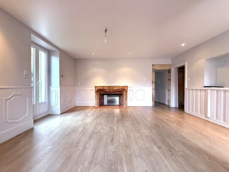 Maison - 240 m² - 9 pièces