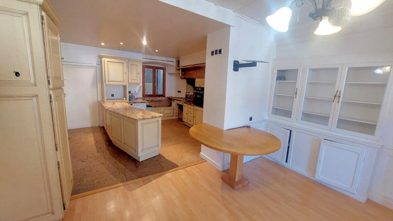 Maison - 190 m² - 10 pièces