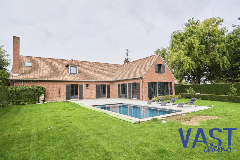 Maison - 217 m² - 6 pièces