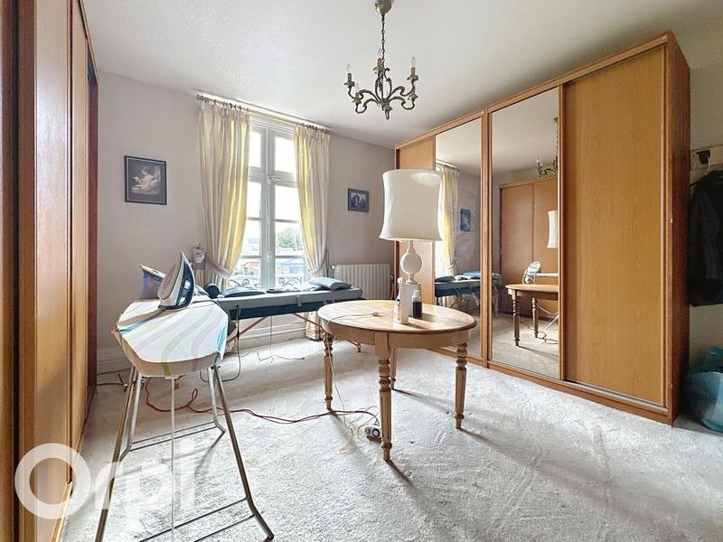 Maison - 246 m² - 7 pièces