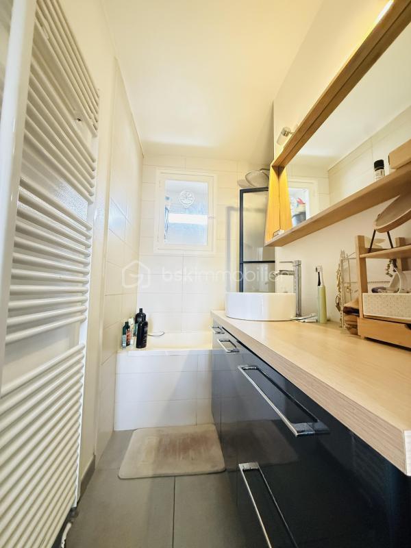 Appartement - 64 m² - 4 pièces