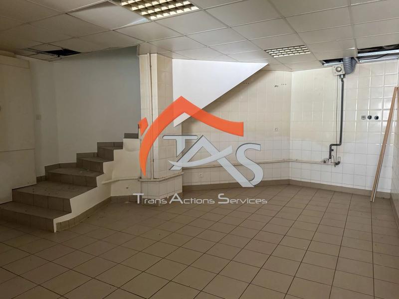 Magasins - 79 m² - 3 pièces