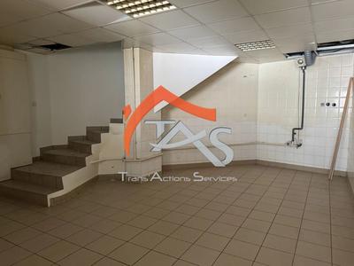 Magasins - 79 m² - 3 pièces