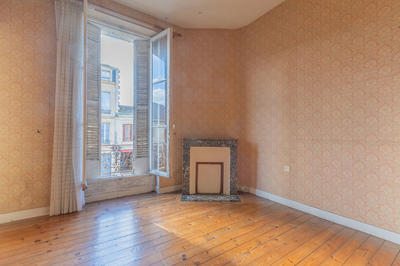 Maison - 600 m² - 8 pièces