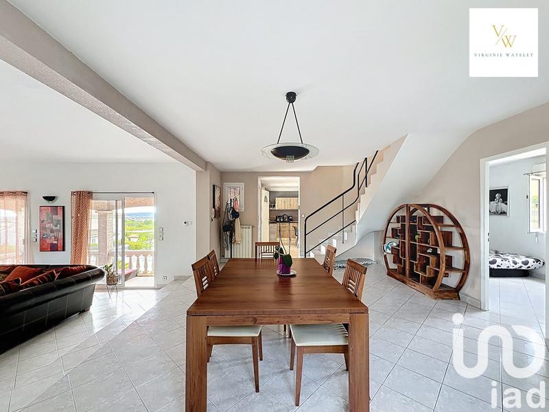 Maison - 198 m² - 5 pièces