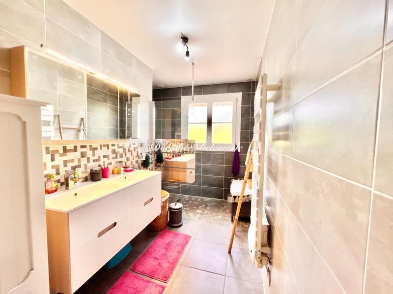 Maison - 104 m² - 4 pièces