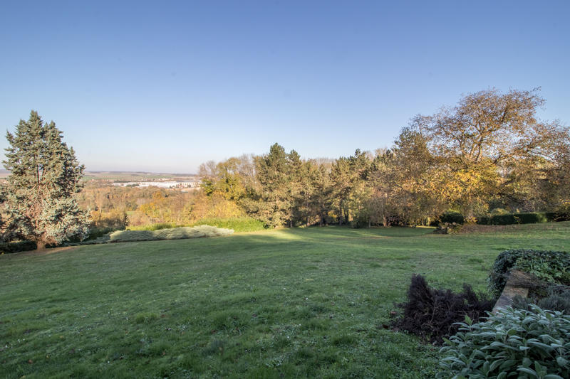 Propriété - 293 m² - 5 pièces