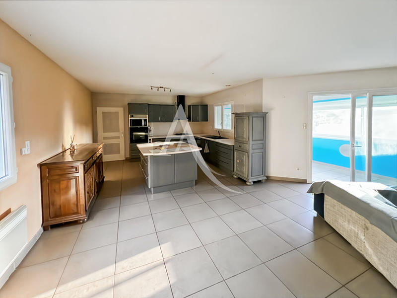 Maison - 104 m² - 5 pièces