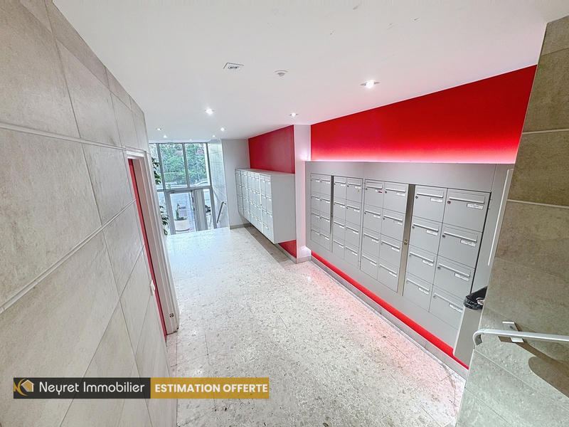 Appartement - 102 m² - 5 pièces