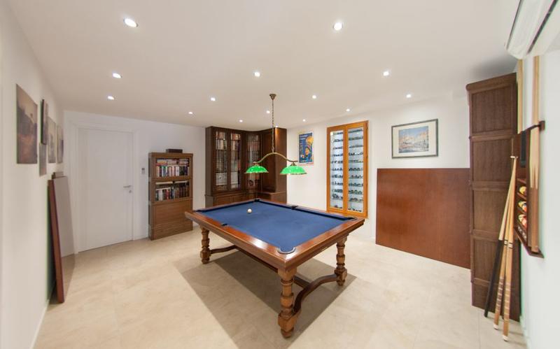 Villa - 325 m² - 5 pièces