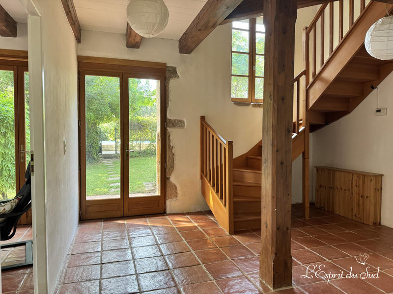 Maison traditionnelle - 1 m² - 6 pièces