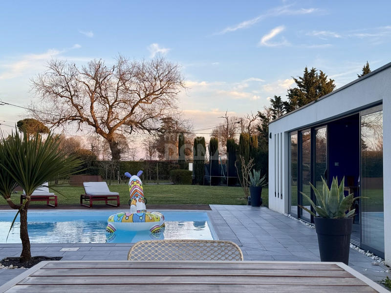 Maison contemporaine - 220 m² - 9 pièces