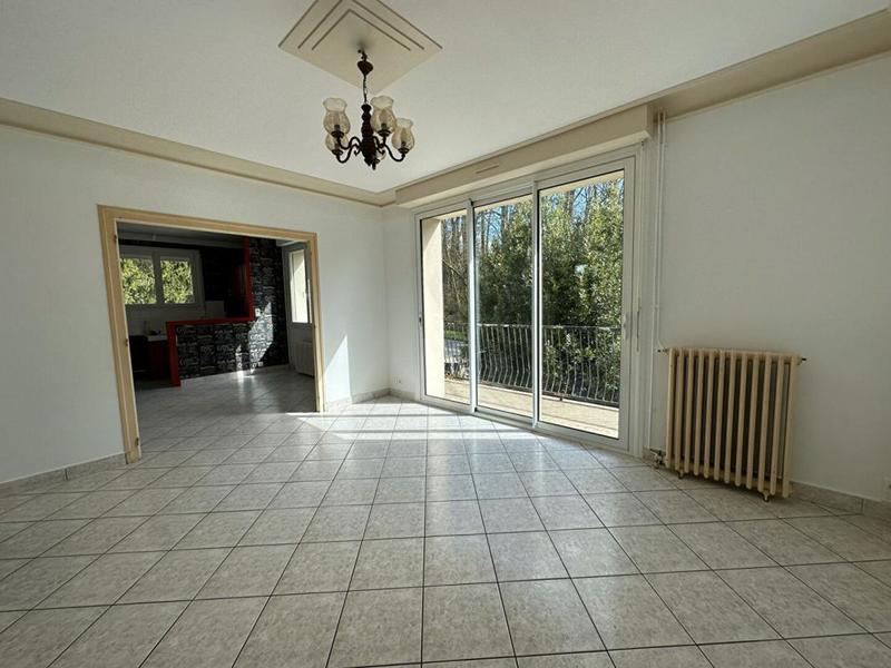 Maison - 175 m² - 13 pièces