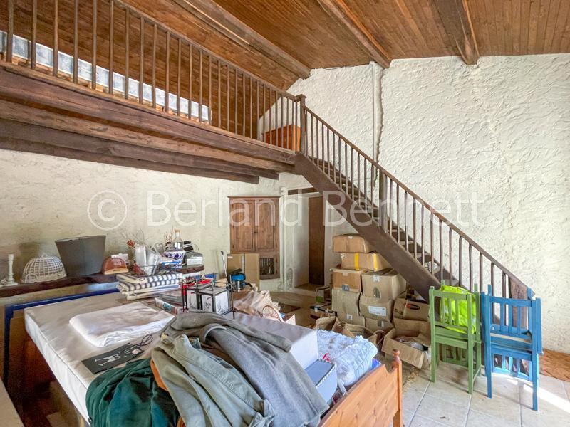 Maison en pierre - 211 m² - 8 pièces