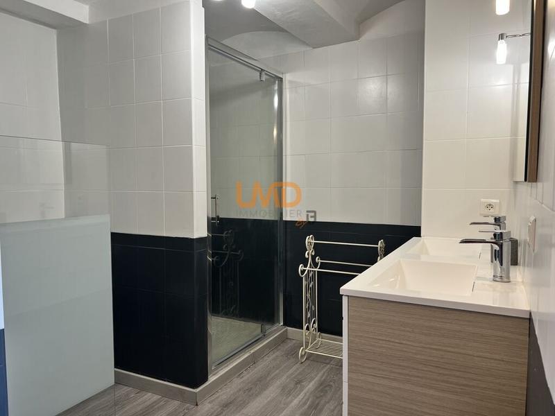 Mas - 244 m² - 8 pièces