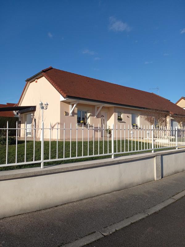 Maison traditionnelle - 98 m² - 5 pièces