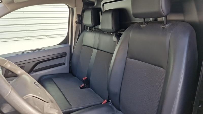 Citroën Jumpy Fourgon m bluehdi 120 ss bvm6 driver 300 nm