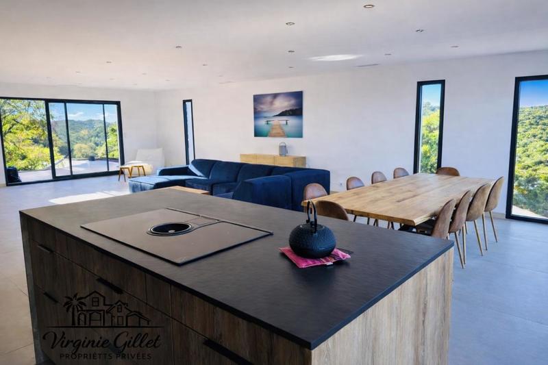 Maison - 160 m² - 5 pièces