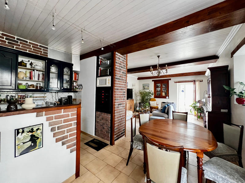 Maison - 211 m² - 6 pièces