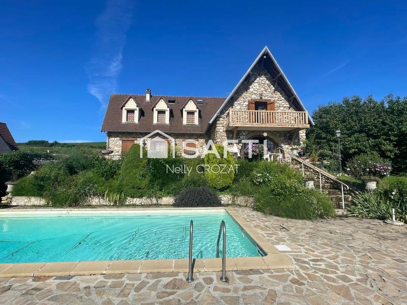 Maison - 220 m² - 8 pièces