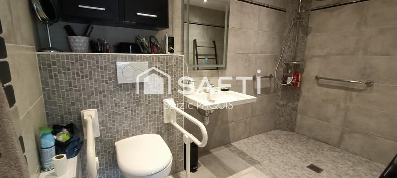 Maison - 225 m² - 7 pièces