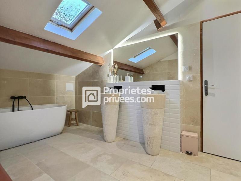 Maison - 308 m² - 9 pièces