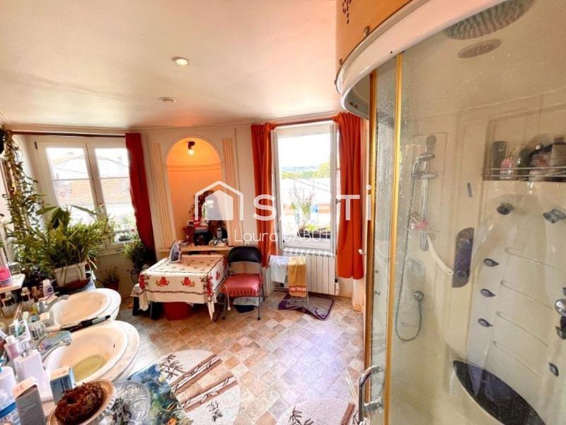 Maison - 167 m² - 6 pièces