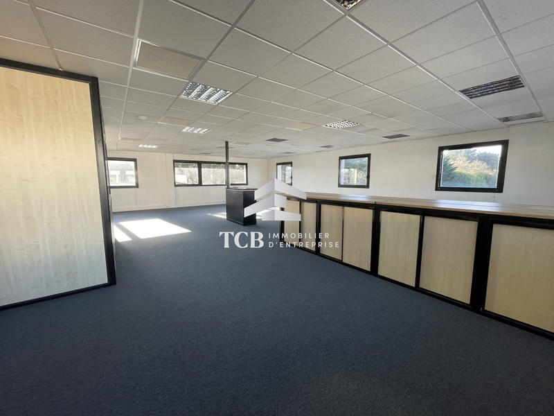 Bureau - 166 m²