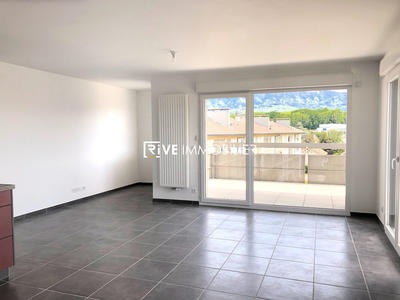 Appartement - 99 m² - 4 pièces