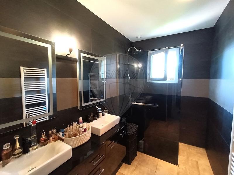 Maison - 105 m² - 4 pièces