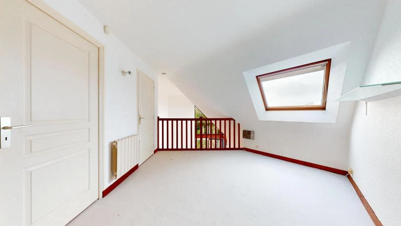 Maison - 182 m² - 7 pièces